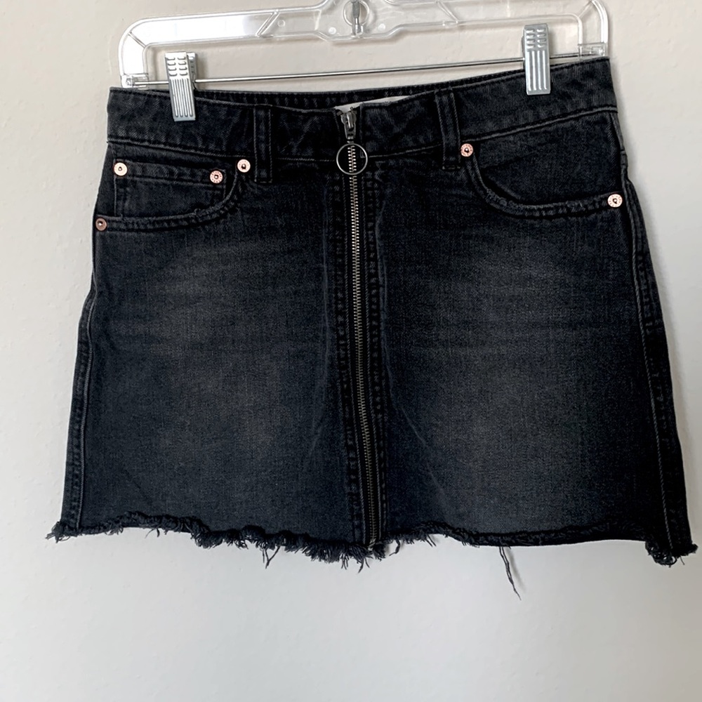 EUC Free Peopl Black Zipper Skirt 26